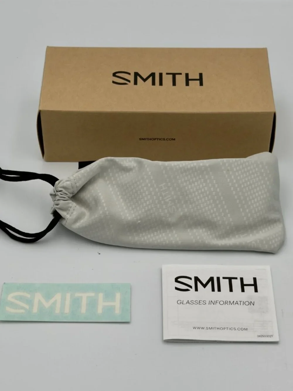 Smith Lowdown 2 Sunglasses Matte Black ChromaPop Polarized Gray Green